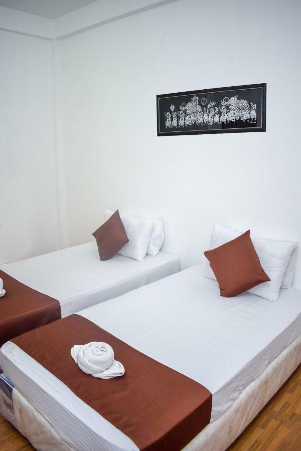 Lion Resort Полоннарува Экстерьер фото