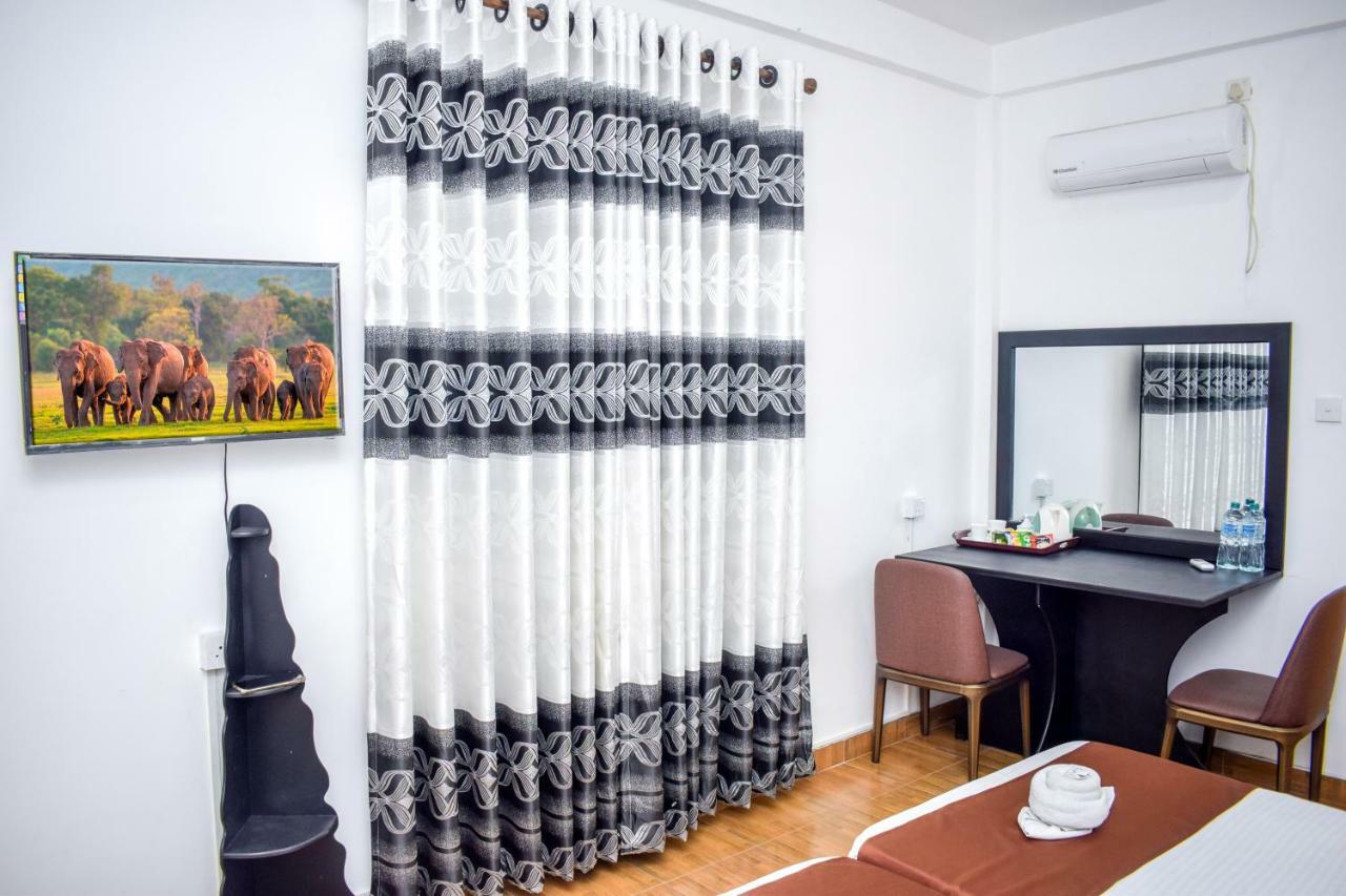 Lion Resort Полоннарува Экстерьер фото